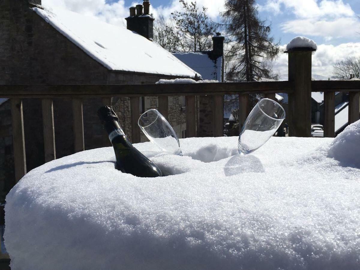 The Gordon Arms Hotel West Linton エクステリア 写真