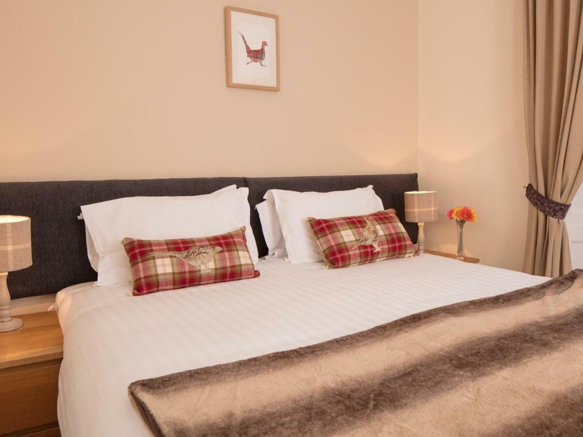 The Gordon Arms Hotel West Linton エクステリア 写真