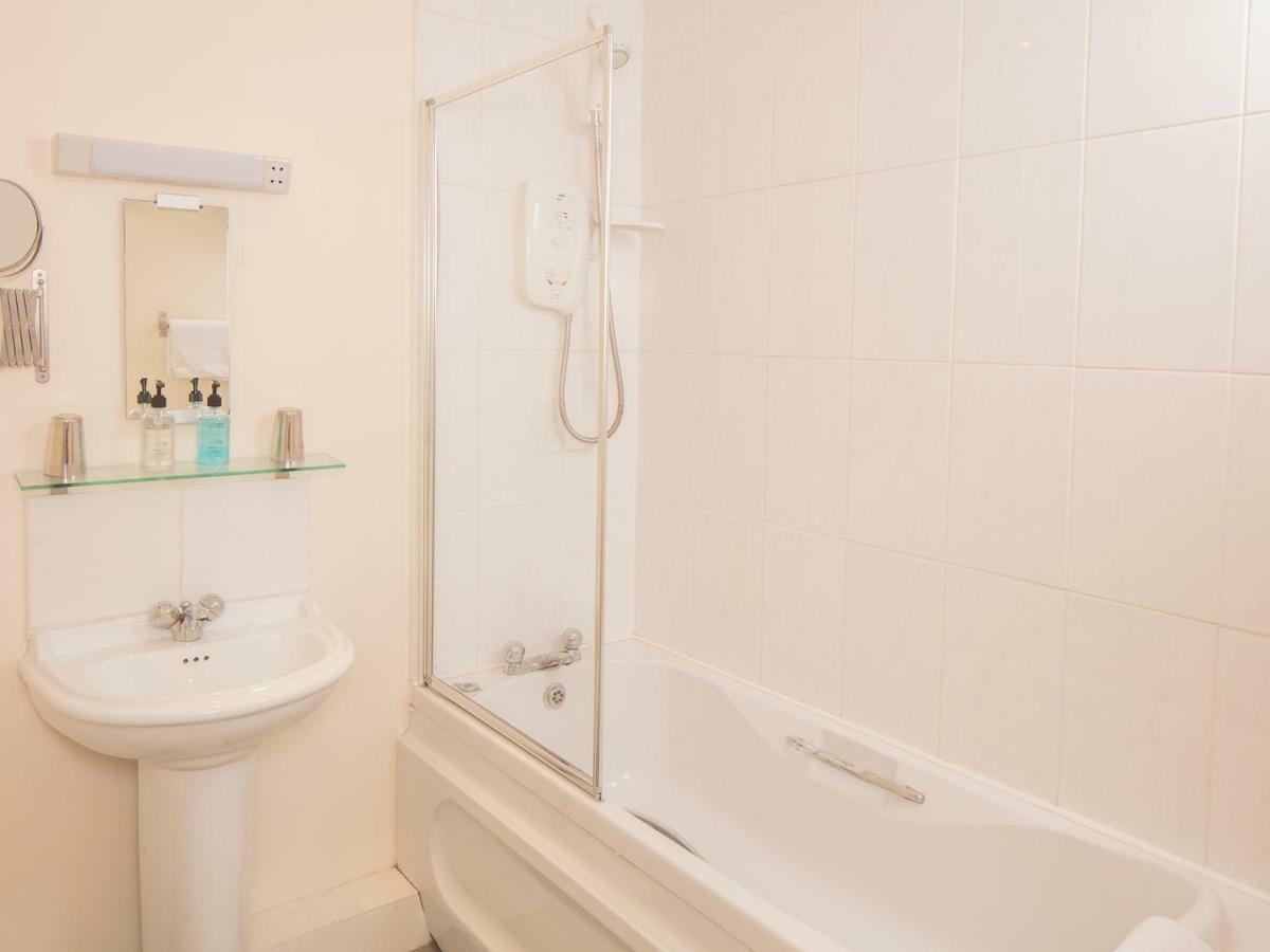 The Gordon Arms Hotel West Linton エクステリア 写真